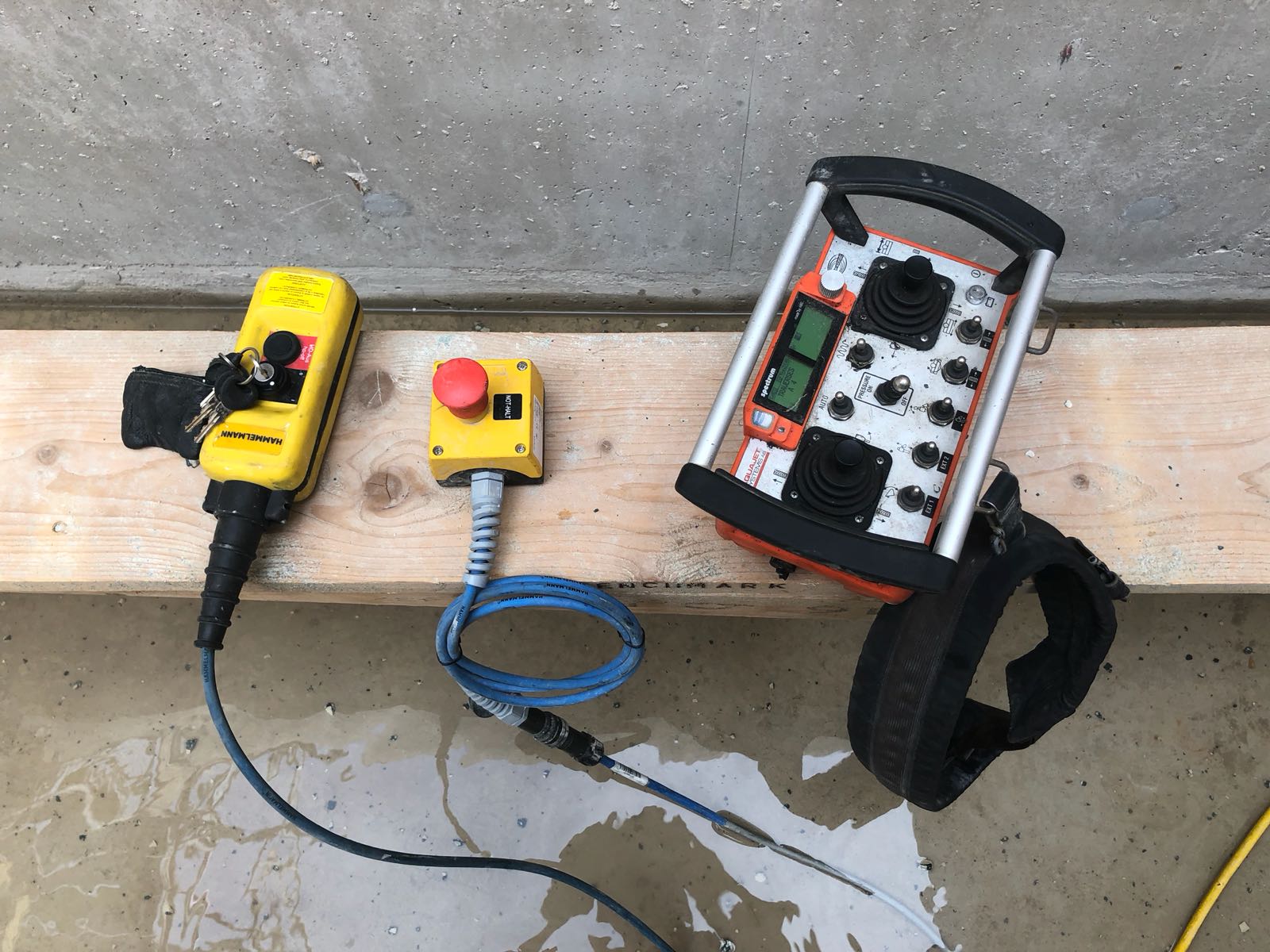robot remote robotic hydrodemolition remote control